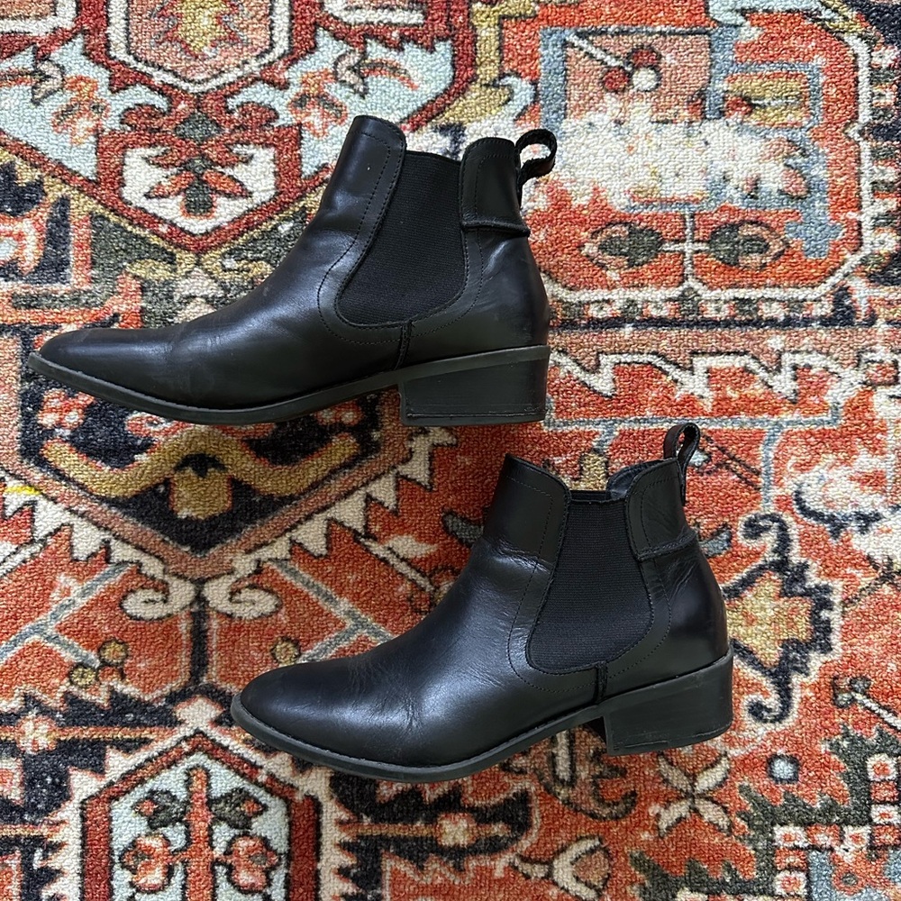 Steve Madden Black Leather Ankle Boots